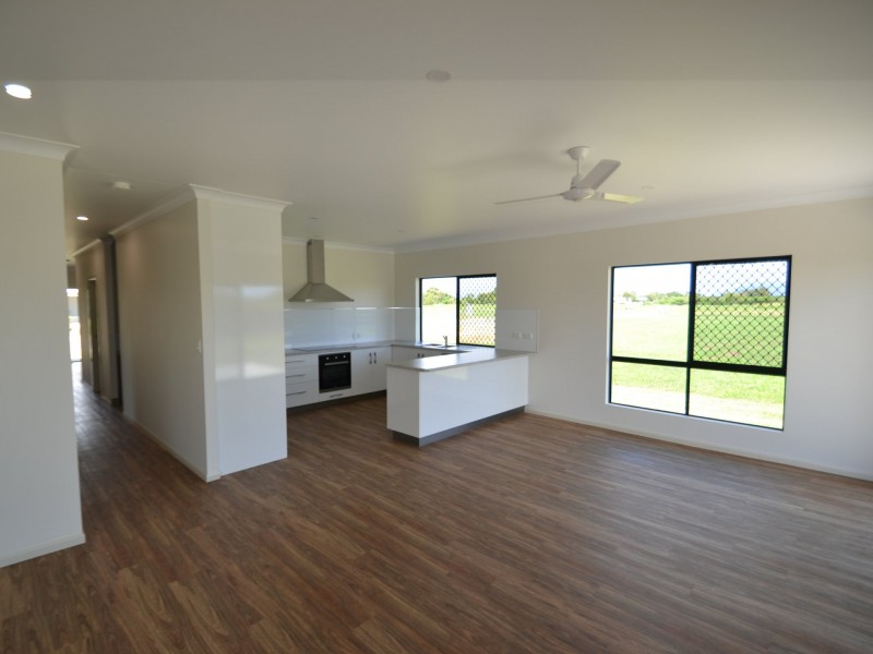 28 Harrison Crt, Bowen QLD 4805