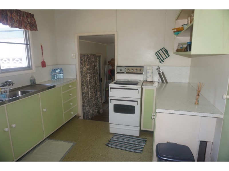 16 Casuarina St, Bowen QLD 4805