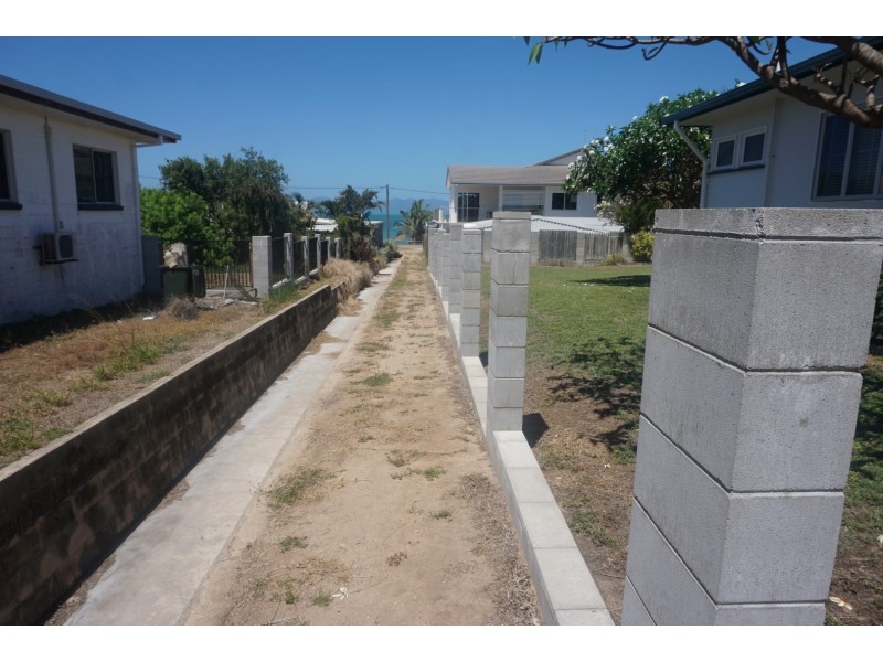 16 Casuarina St, Bowen QLD 4805