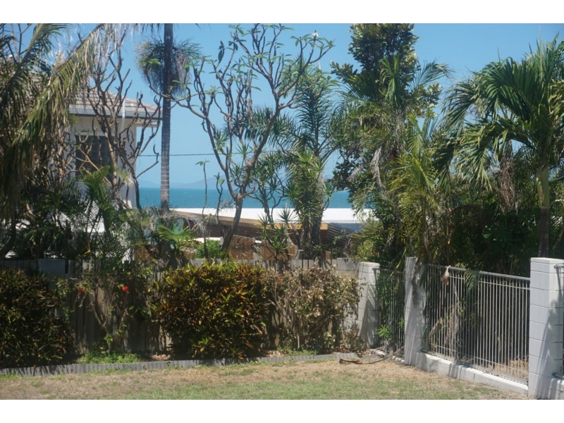 16 Casuarina St, Bowen QLD 4805