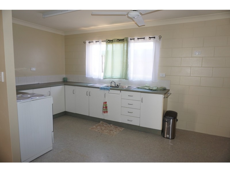 48 Creek Street, Bowen QLD 4805