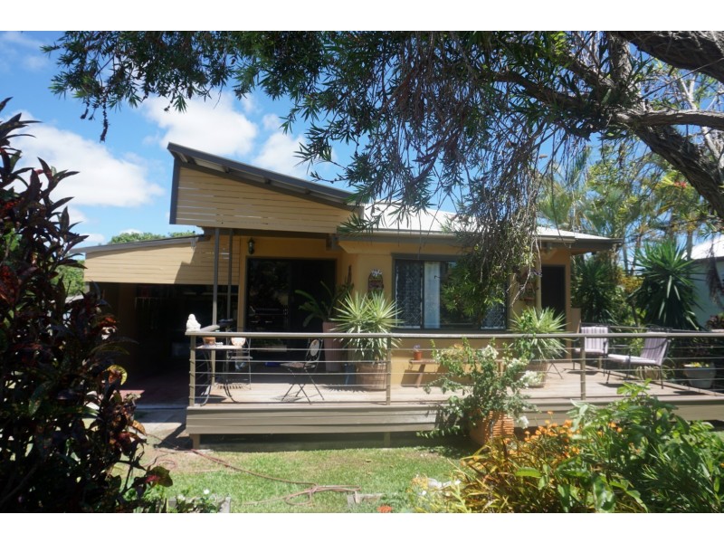 4 Livingstone Street, Bowen QLD 4805