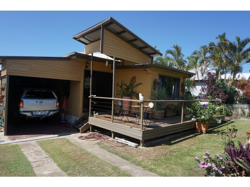 4 Livingstone Street, Bowen QLD 4805