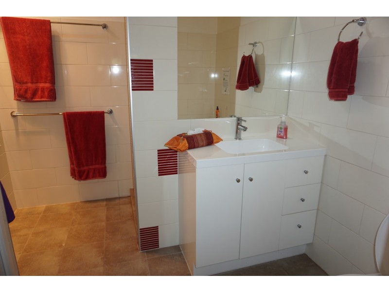 4 Livingstone Street, Bowen QLD 4805