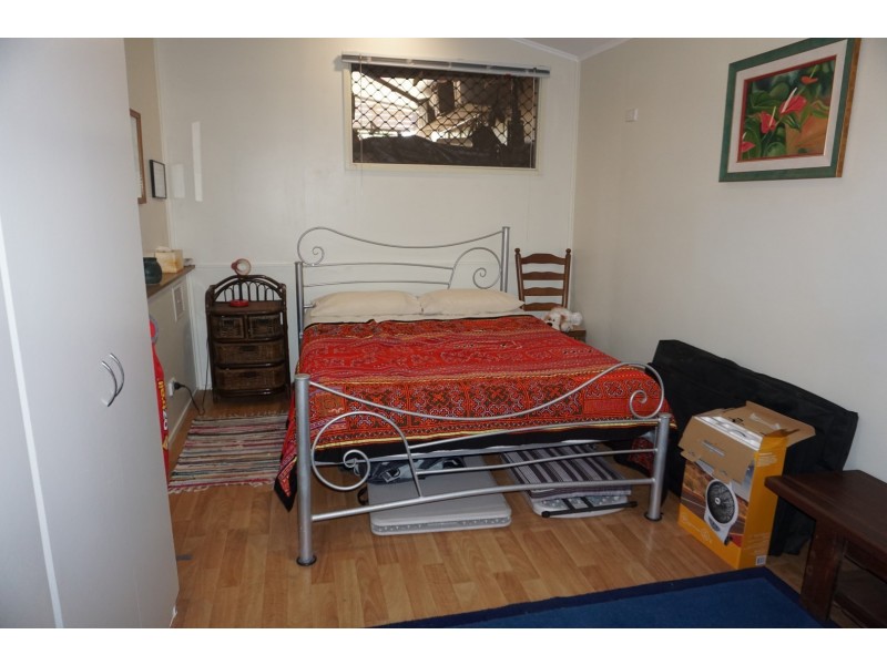 4 Livingstone Street, Bowen QLD 4805