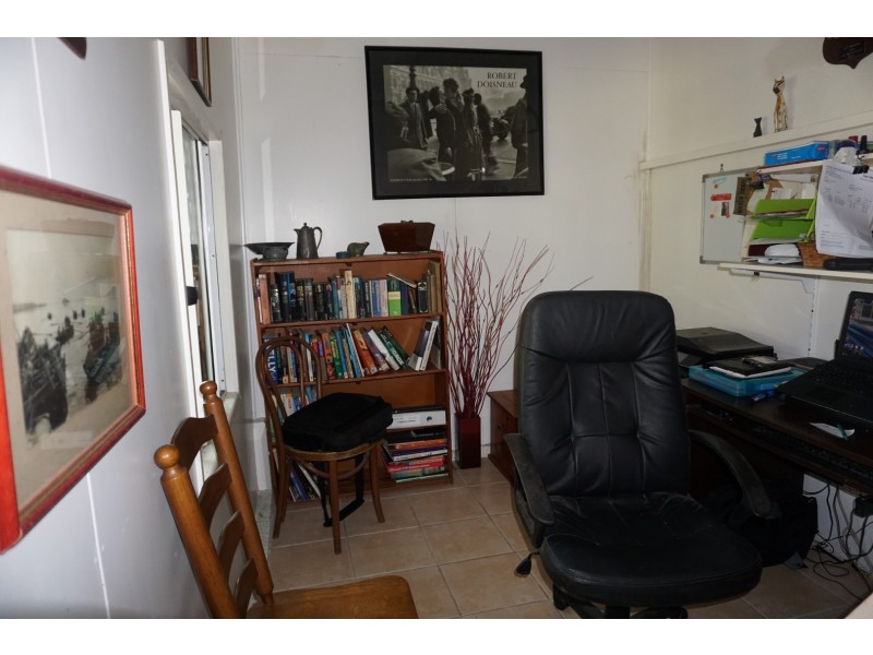 4 Livingstone Street, Bowen QLD 4805