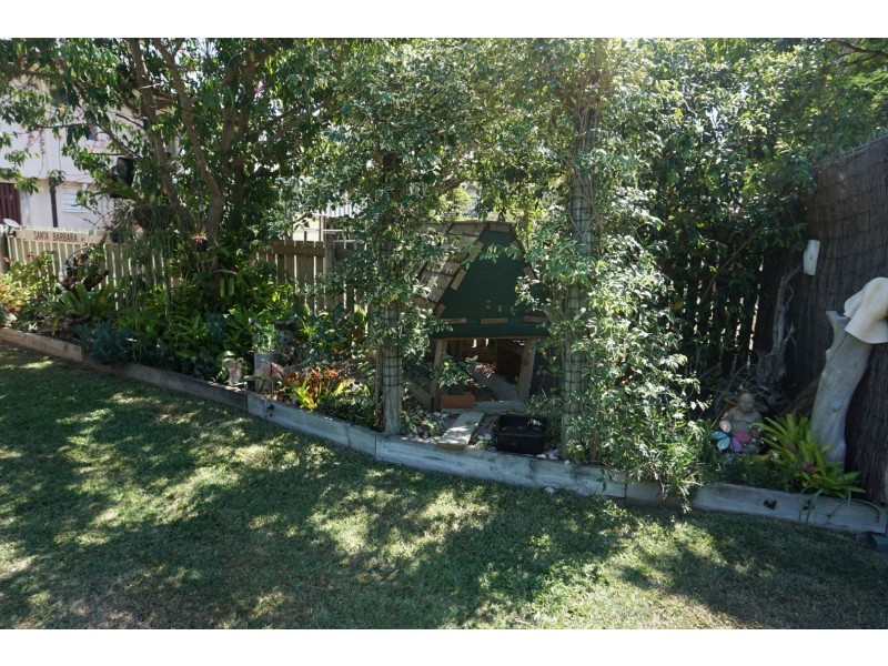 4 Livingstone Street, Bowen QLD 4805