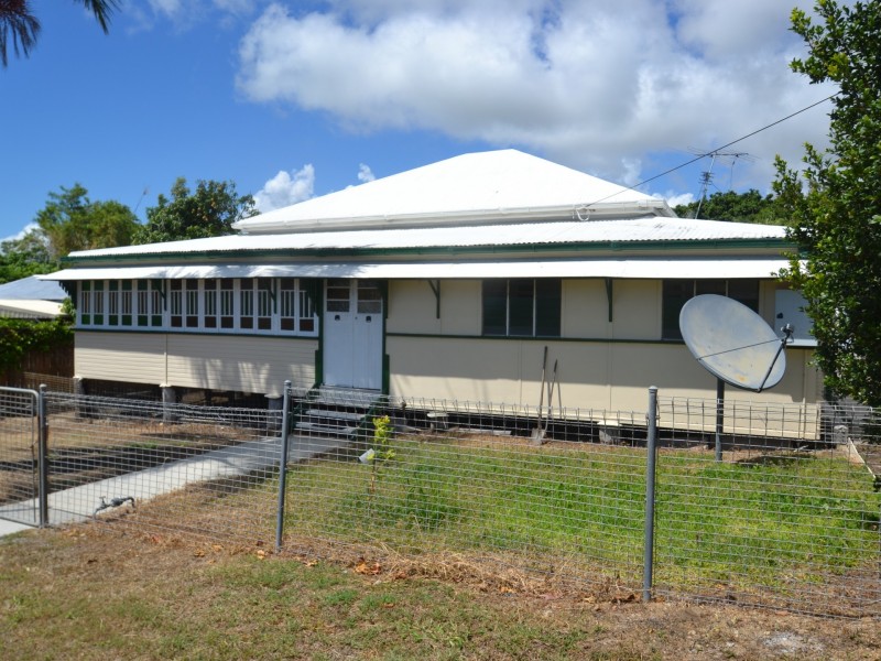 37 Leichhardt St, Bowen QLD 4805