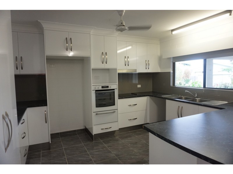 8 Toms Court, Bowen QLD 4805