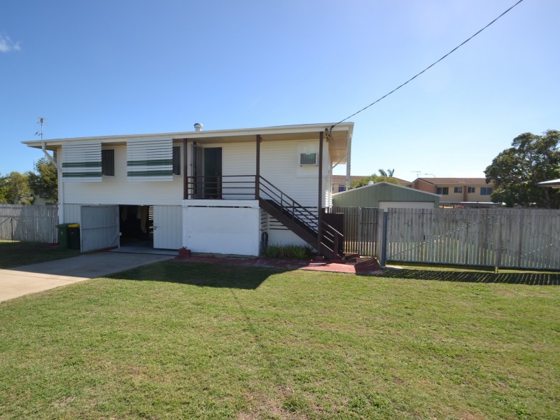 4 Darwen st, Bowen QLD 4805