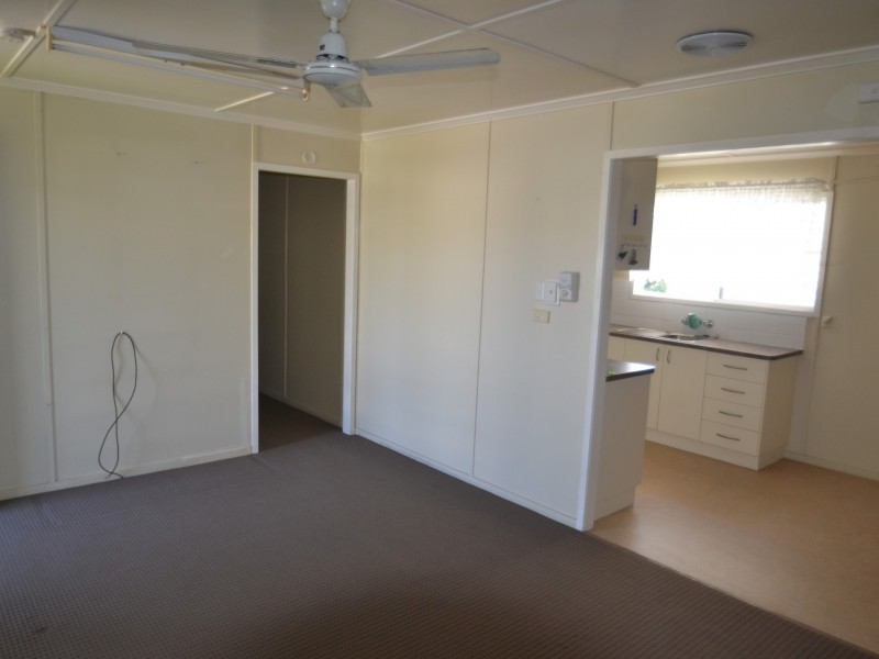 4 Darwen st, Bowen QLD 4805