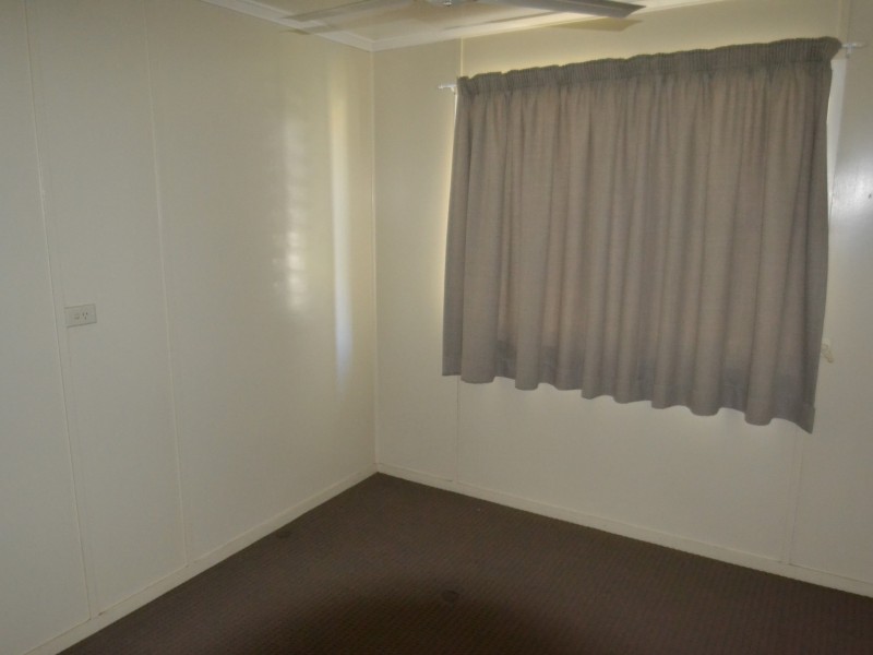 4 Darwen st, Bowen QLD 4805