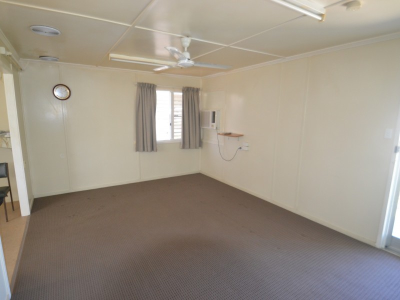 4 Darwen st, Bowen QLD 4805