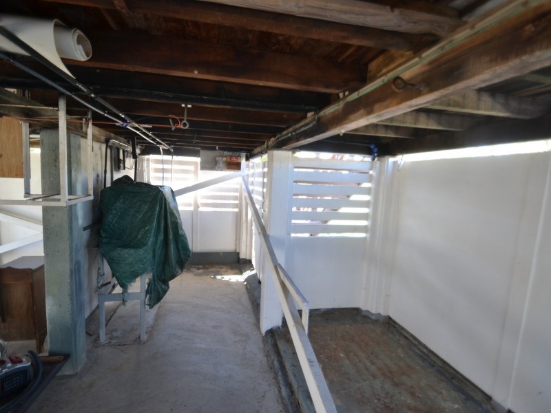 4 Darwen st, Bowen QLD 4805