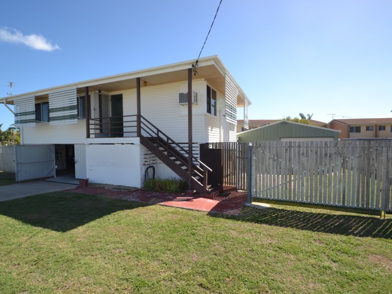 4 Darwen st, Bowen QLD 4805