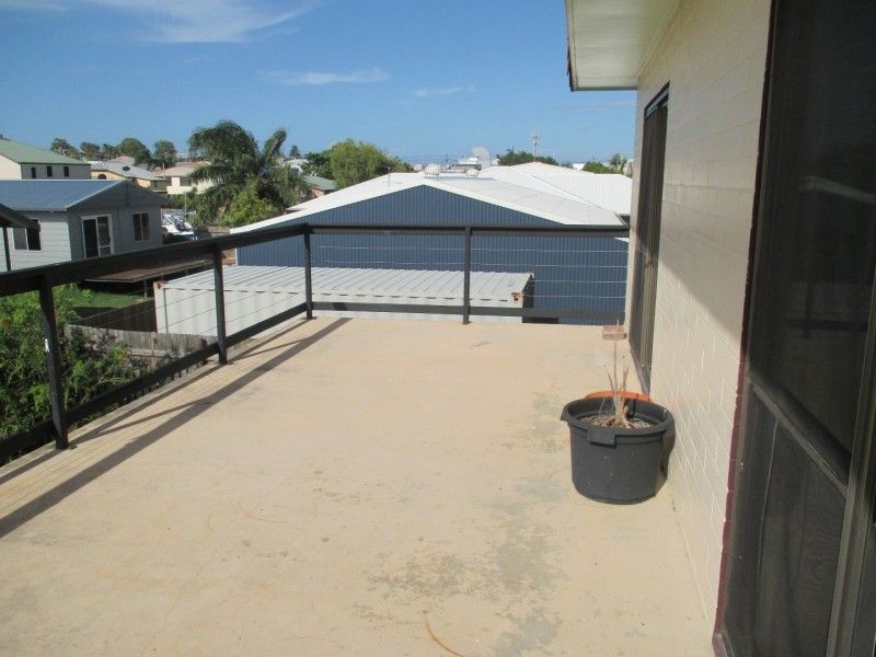 3/10 Sinclair st, Bowen QLD 4805