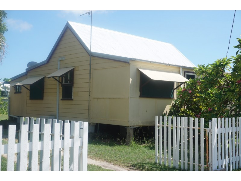 16 George, Bowen QLD 4805