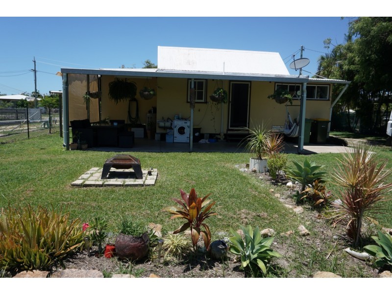 16 George, Bowen QLD 4805