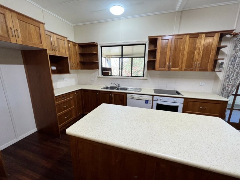 12 Brisbane Street, Bowen QLD 4805