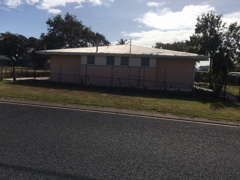 14 Sinclair Street, Bowen QLD 4805