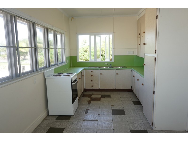 2 Herbert Street, Bowen QLD 4805