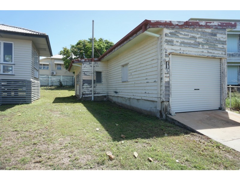 2 Herbert Street, Bowen QLD 4805