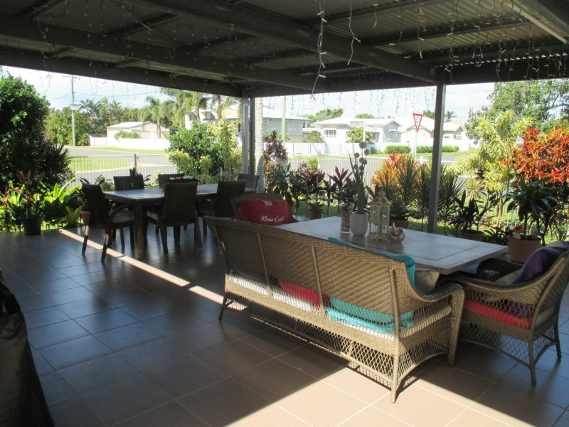 14 Edgecombe Avenue, Bowen QLD 4805