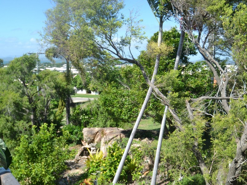 16 Hay St, Bowen QLD 4805