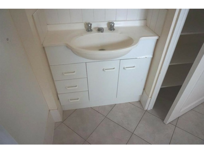 16 Horseshoe Bay Road, Bowen QLD 4805