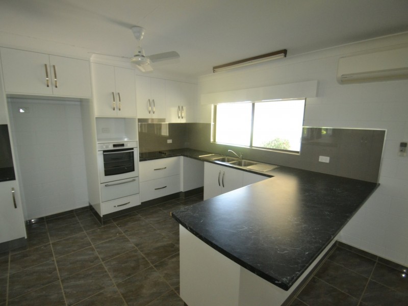 8 Toms Crt, Bowen QLD 4805