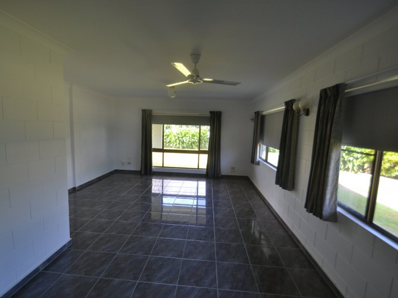 8 Toms Crt, Bowen QLD 4805