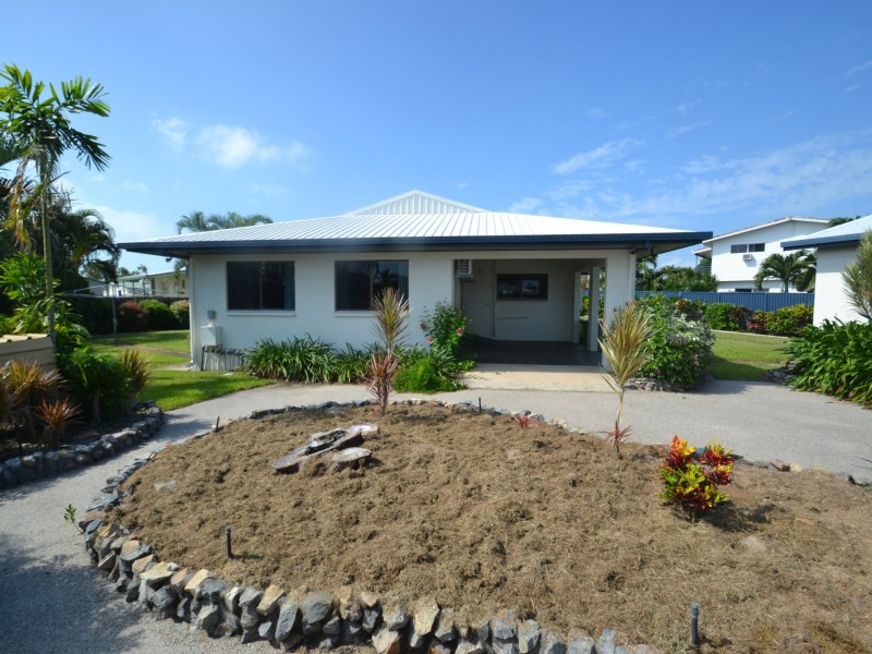 8 Toms Crt, Bowen QLD 4805