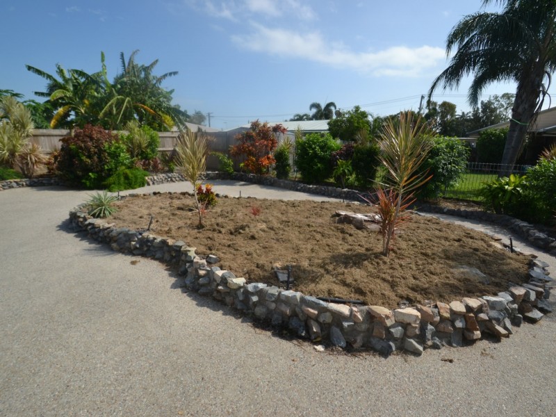 8 Toms Crt, Bowen QLD 4805