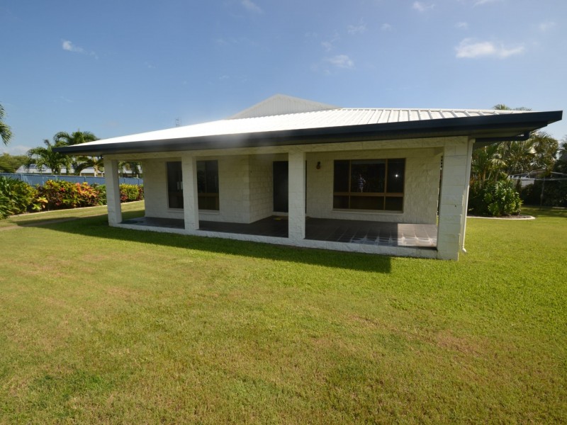 8 Toms Crt, Bowen QLD 4805