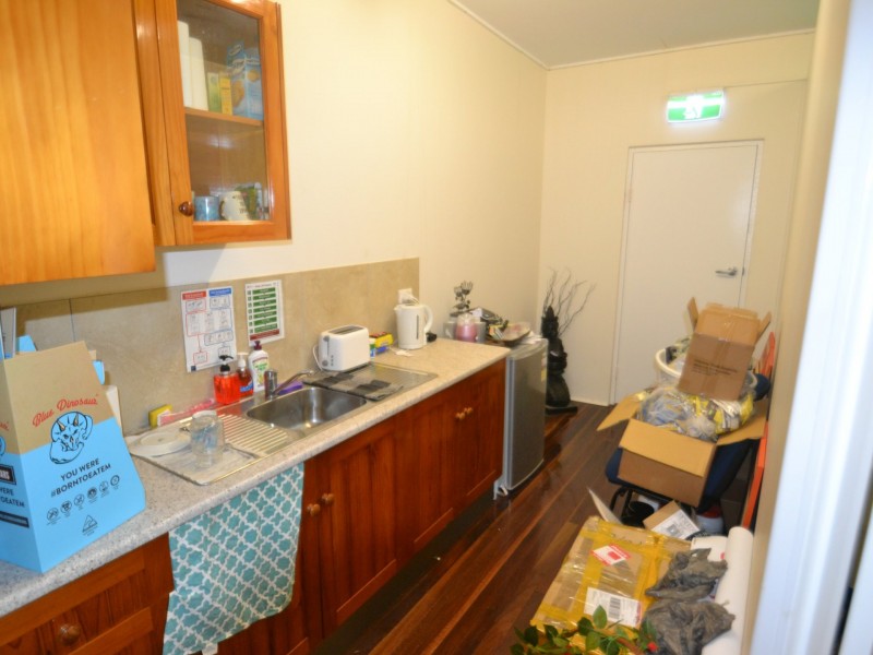 24 Herbert st, Bowen QLD 4805