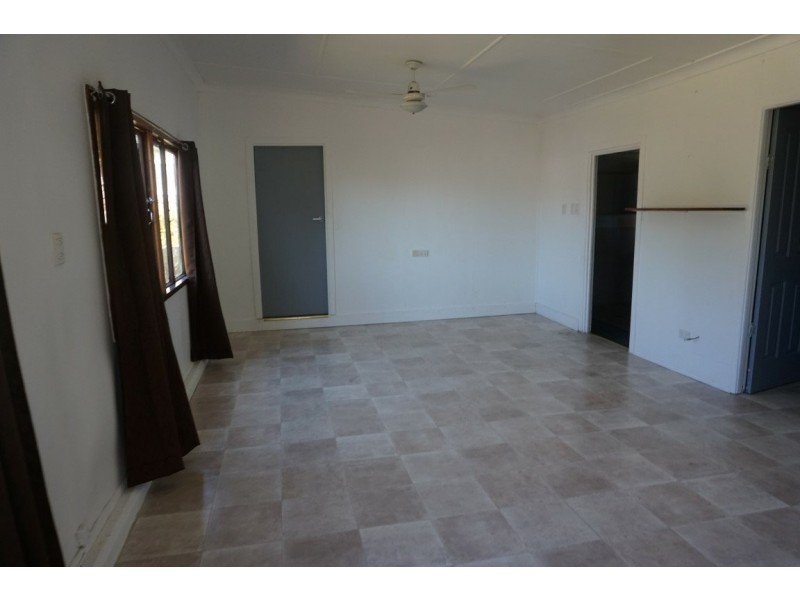 10 Philip Street, Bowen QLD 4805