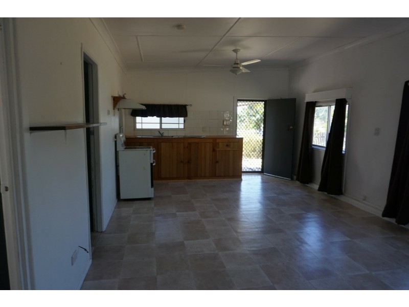 10 Philip Street, Bowen QLD 4805