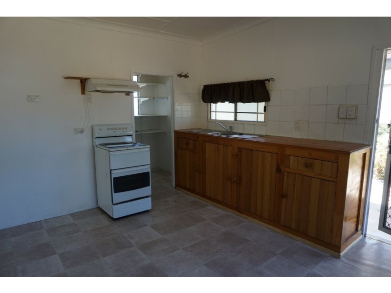 10 Philip Street, Bowen QLD 4805