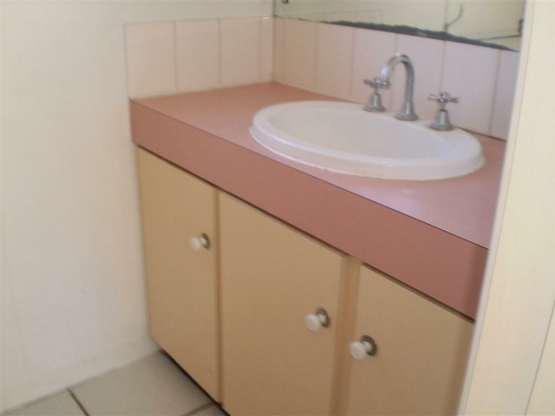 56 Poole st, Bowen QLD 4805