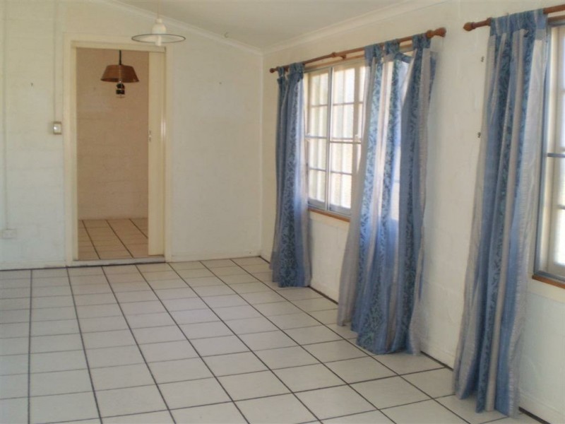 56 Poole st, Bowen QLD 4805