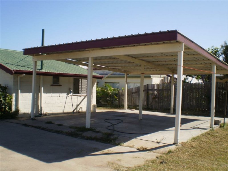 56 Poole st, Bowen QLD 4805