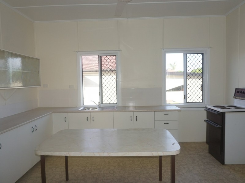 35 Livingstone Street, Bowen QLD 4805