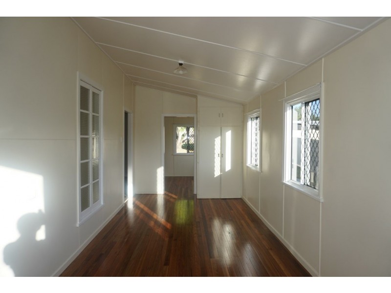 35 Livingstone Street, Bowen QLD 4805