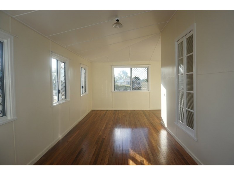 35 Livingstone Street, Bowen QLD 4805