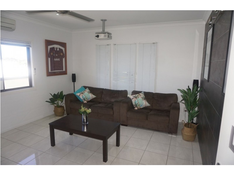 18 Reynolds Street, Bowen QLD 4805