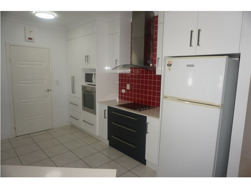 18 Reynolds Street, Bowen QLD 4805