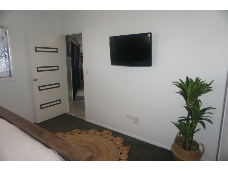 18 Reynolds Street, Bowen QLD 4805