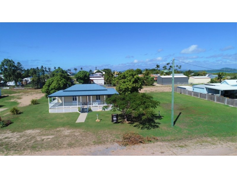 35 Dalrymple St, Bowen QLD 4805