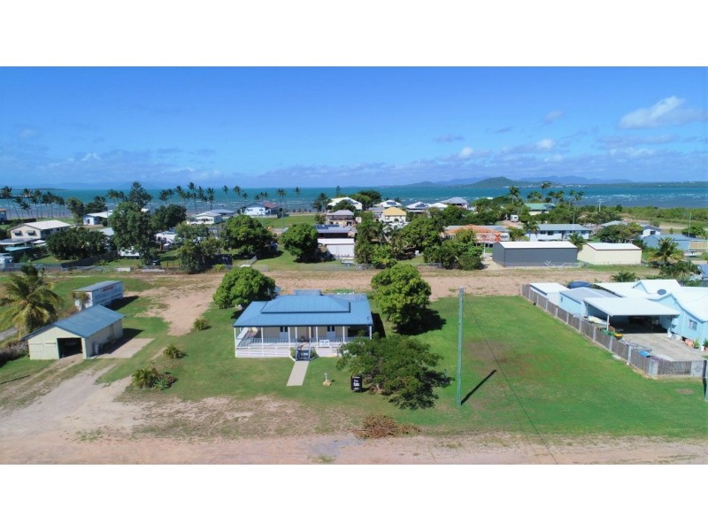 35 Dalrymple St, Bowen QLD 4805