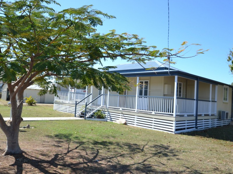 35 Dalrymple St, Bowen QLD 4805